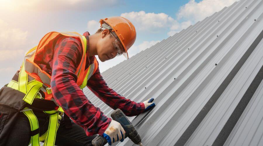 Professional gutter cleaning in Andover, MA